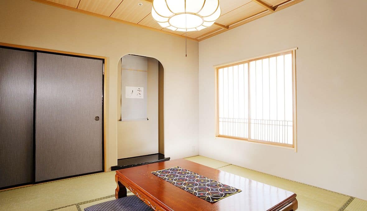 Japanese and Western-Style Room