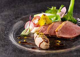 北海道産合鴨肉のコンフィとフォアグラのパルフェ 季節野菜のジャルデイニエール